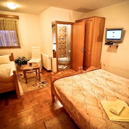 Bed and Breakfast Kod Ribica Jasenovac Exterior foto